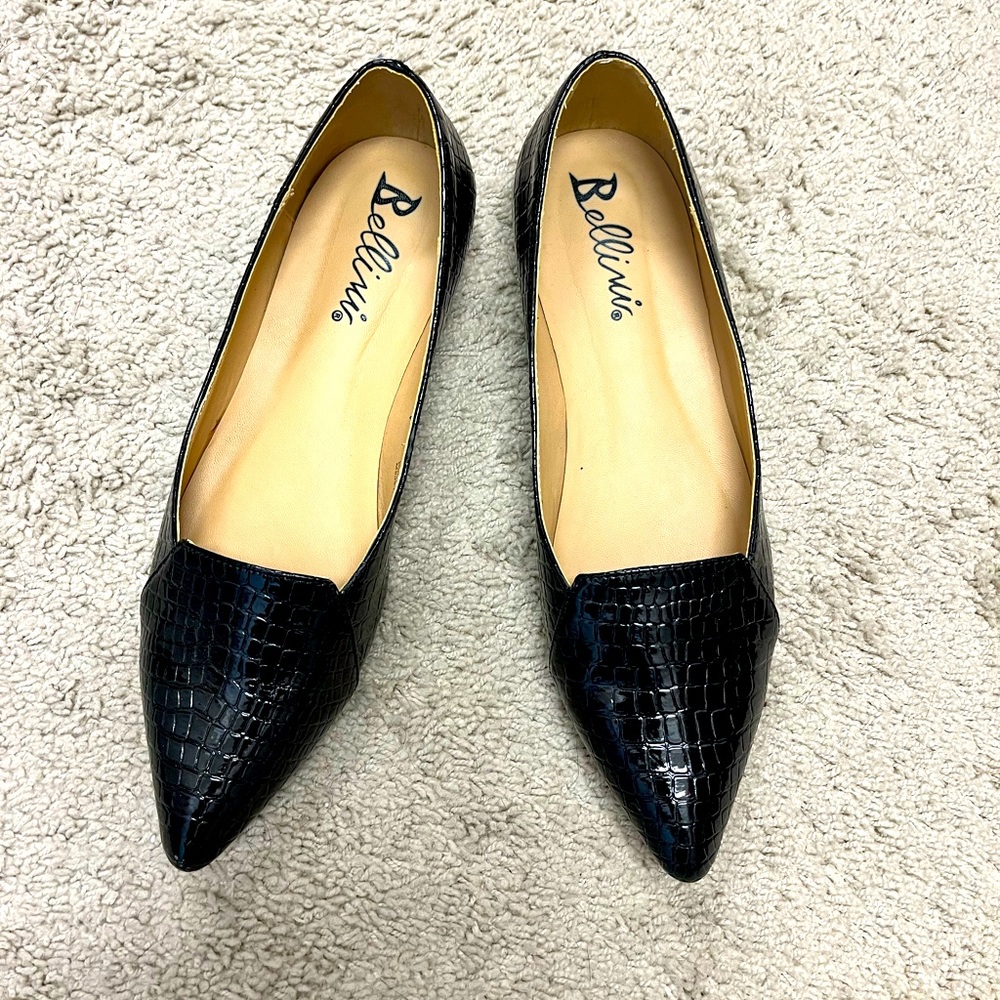 Cute and Classy Bellini black flats!!